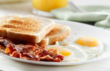bacon, eggs and toast breakfast